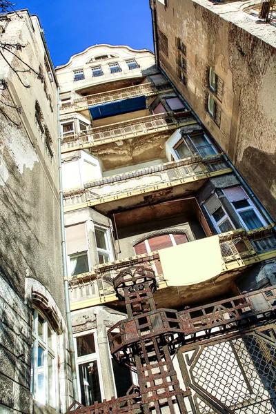 Edificio abandonado en Budapest — Foto de Stock